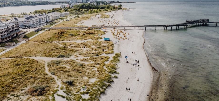 Ostsee in Lettland mit schwefelhaltigem Schlamm verschmutzt